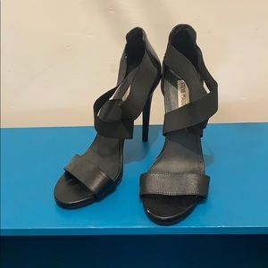 Steve Madden Black Pumps